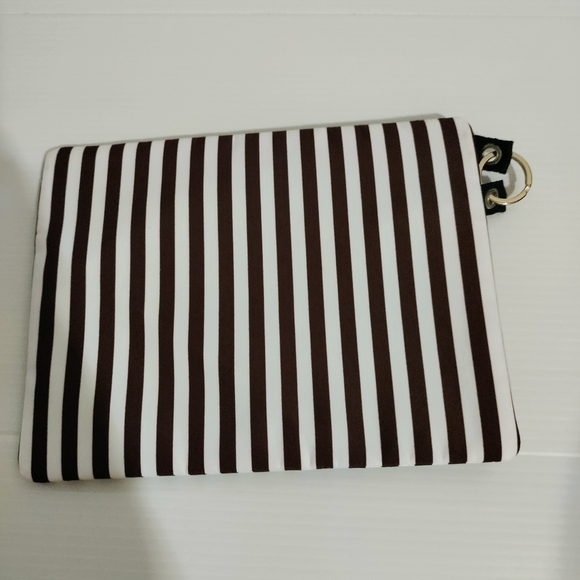 HENRI BENDEL flat Tow Set  Cosmetic Bag New without tags - Picture 7 of 8